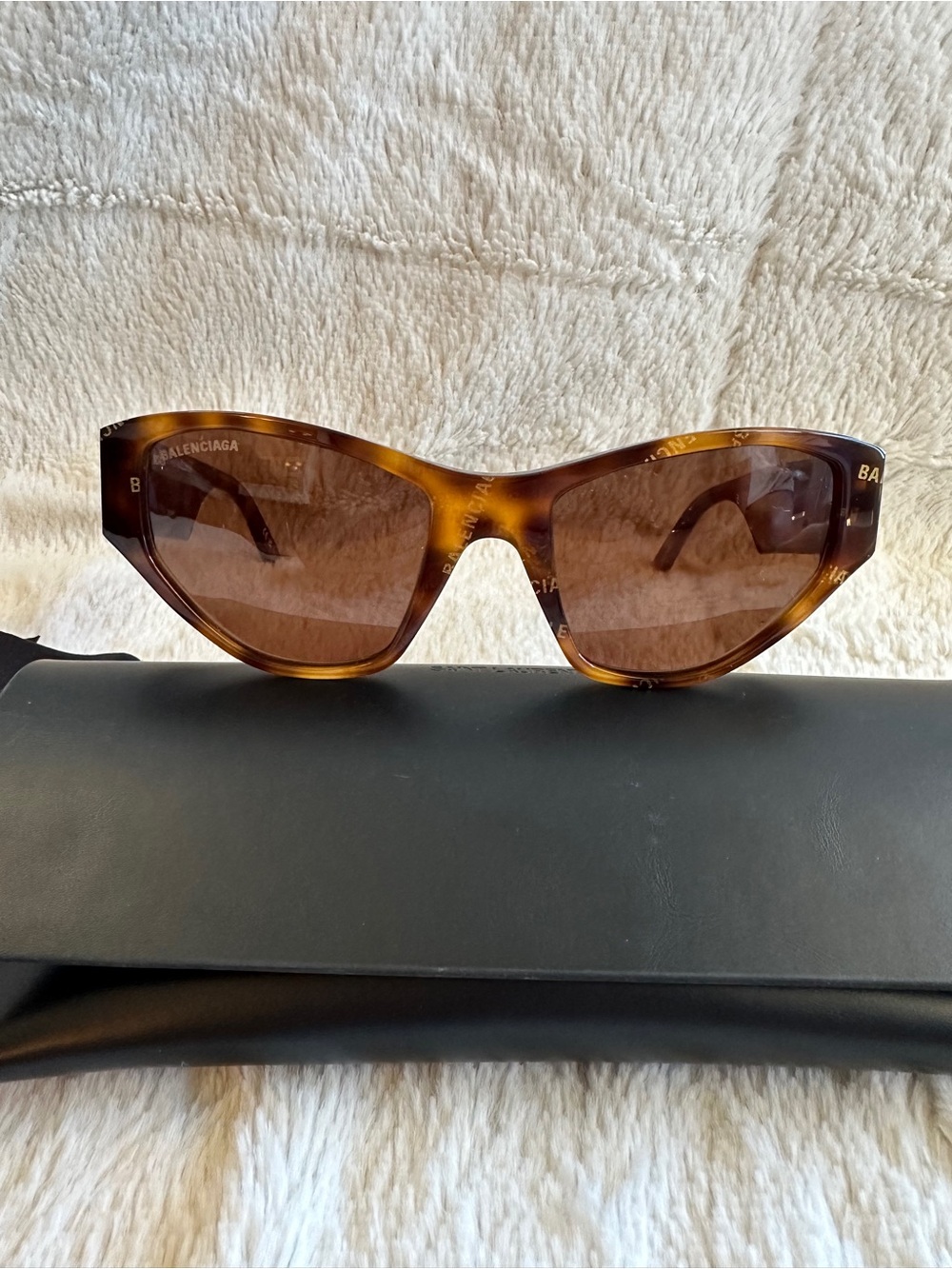 NEW Balenciaga Tortoise Shell Sunglasses in a Saint Laurent Leather Case